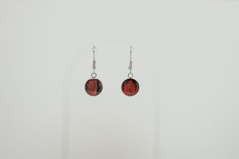 Simple Dangles on a white background.